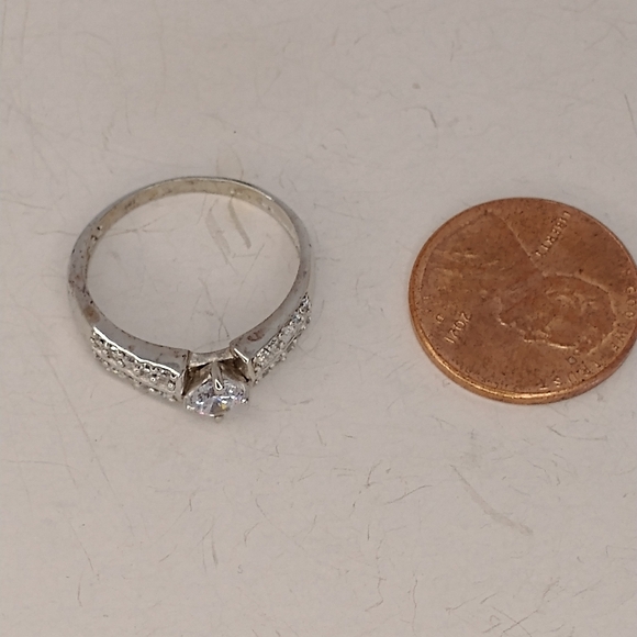 CLOSEOUT-- Beautiful CZ ring - Picture 2 of 2